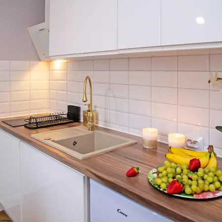 Maya's Flats & Resorts 120 - Monte Cassino 49 Apartament